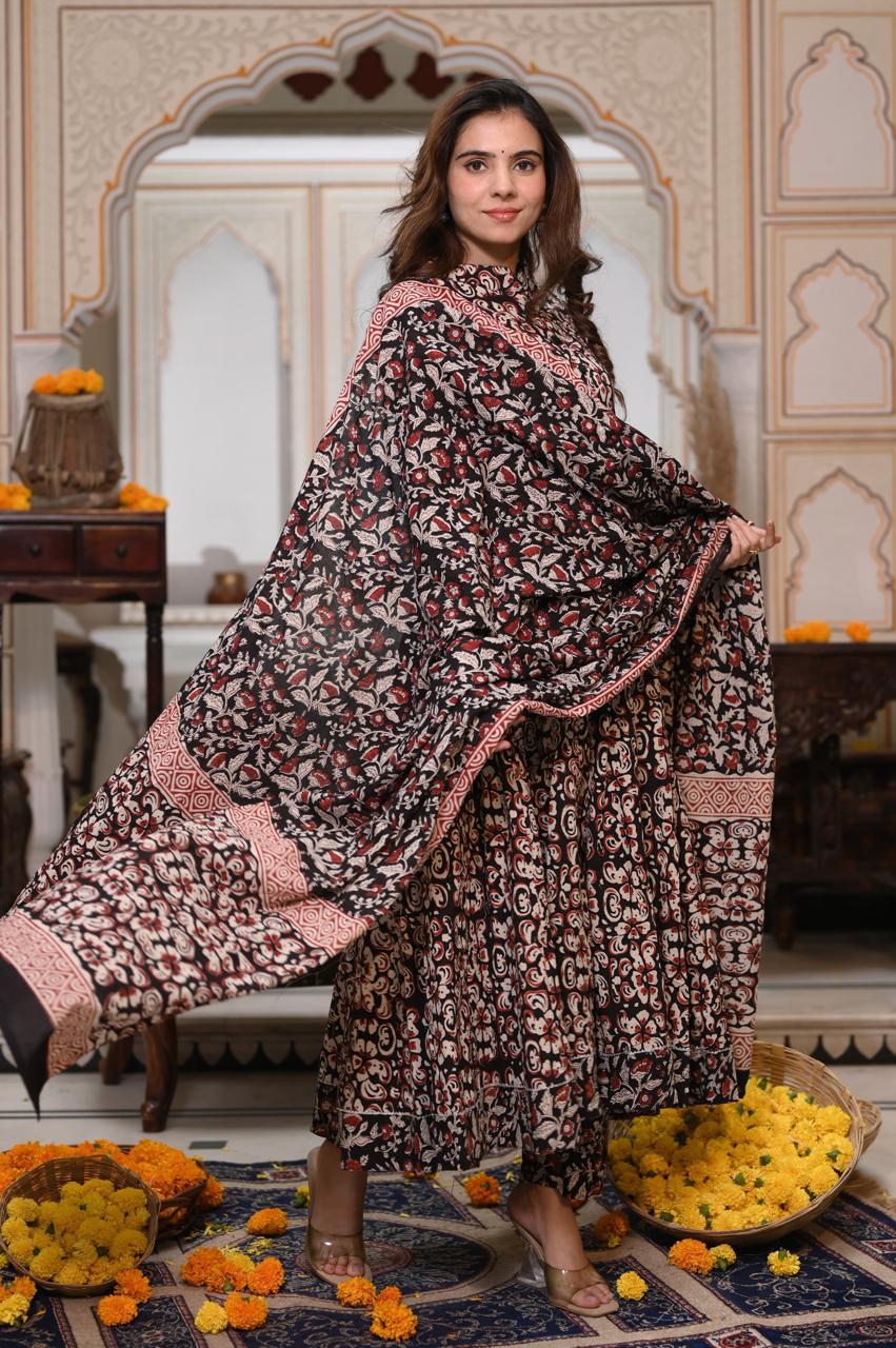 Hand Block Printed Maheshwari Silk Zari Border Suit Set-Black