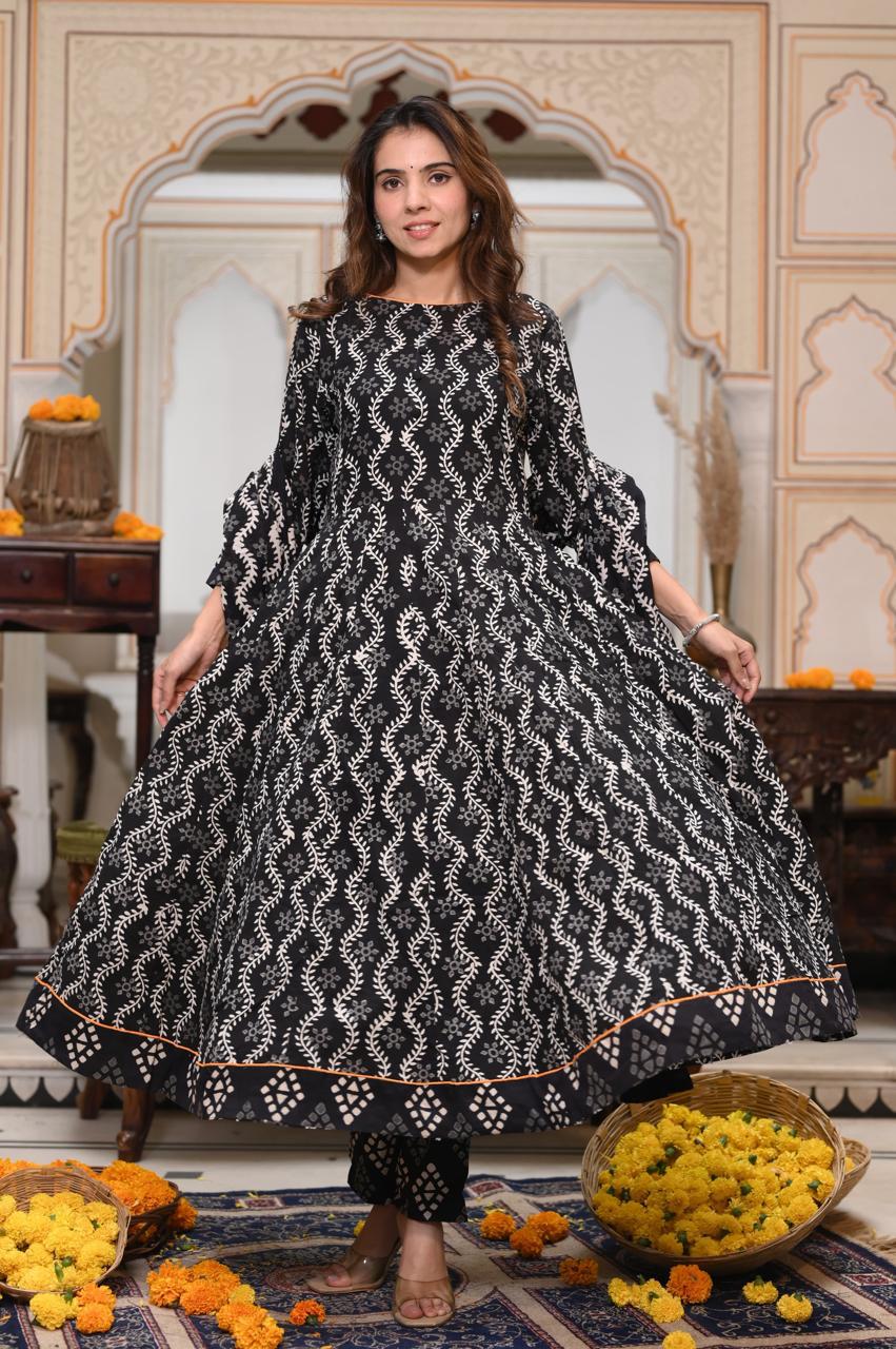 Hand Block Printed Maheshwari Silk Zari Border Suit Set-Black