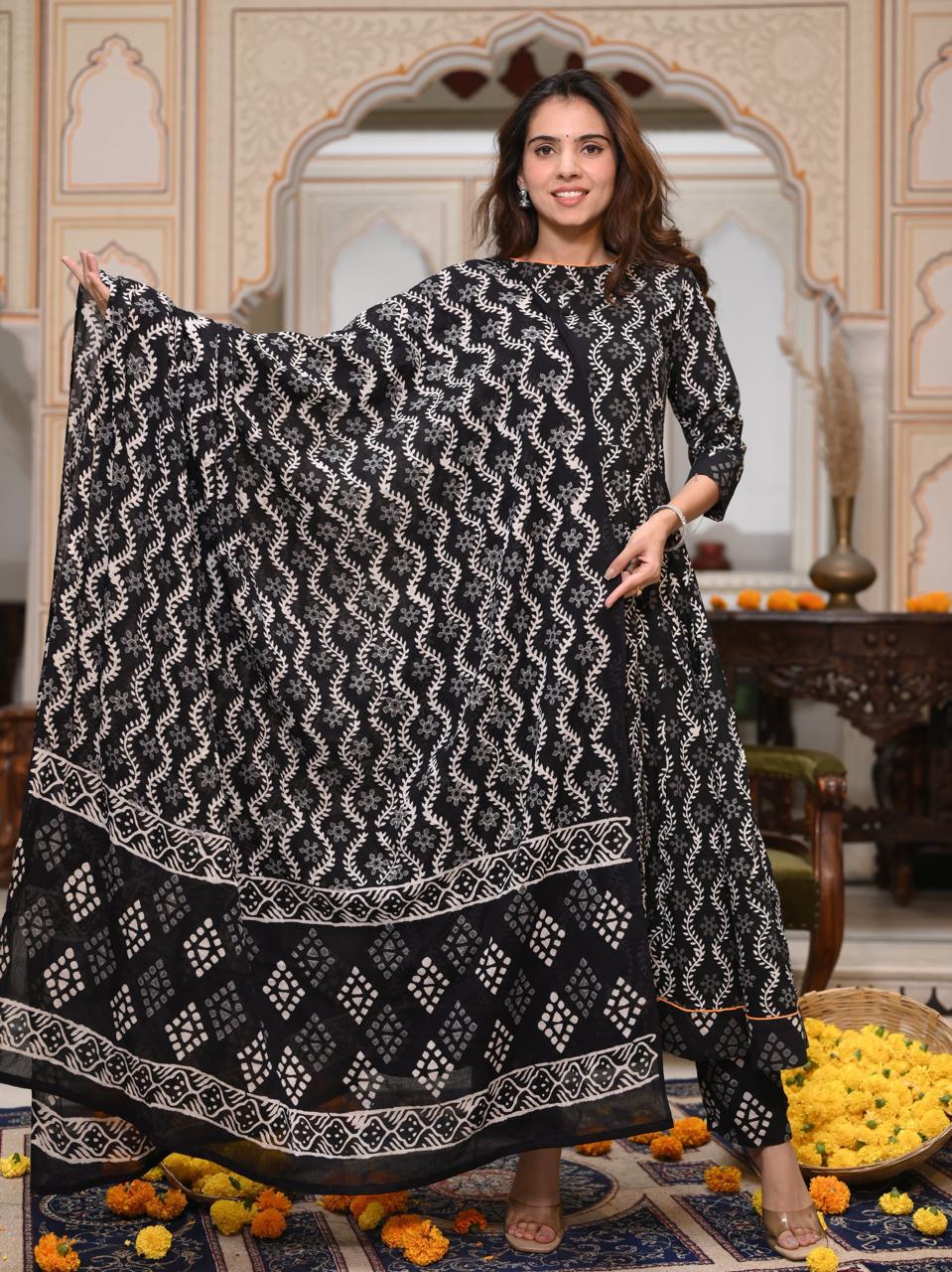 Hand Block Printed Maheshwari Silk Zari Border Suit Set-Black