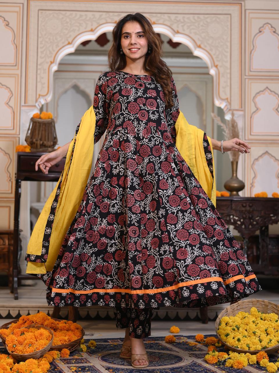 Hand Block Printed Maheshwari Silk Zari Border Suit Set-Black