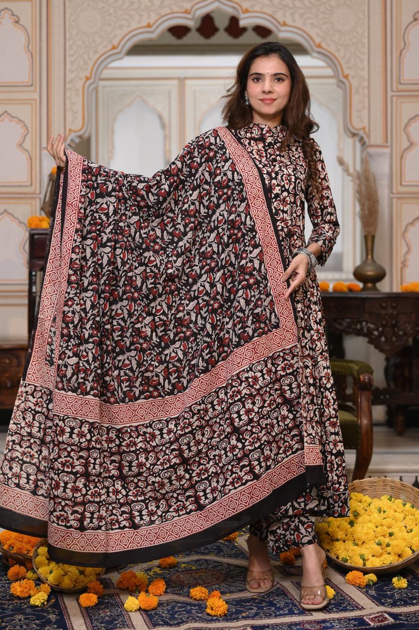 Hand Block Printed Maheshwari Silk Zari Border Suit Set-Black