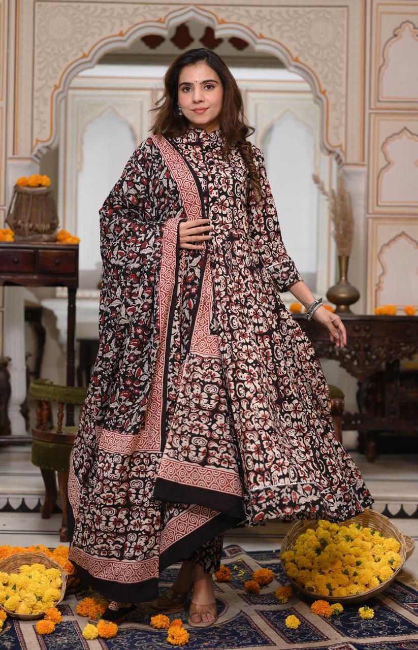 Hand Block Printed Maheshwari Silk Zari Border Suit Set-Black