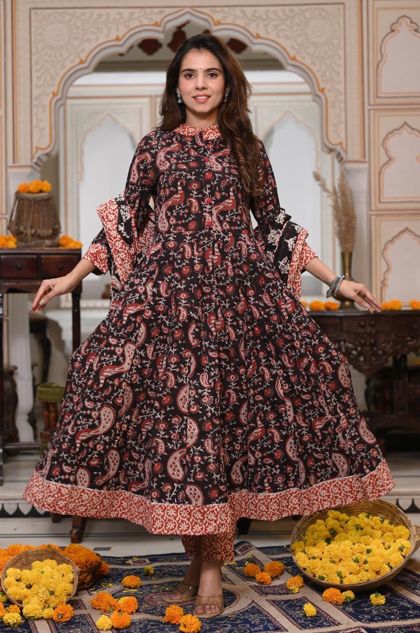 Hand Block Printed Maheshwari Silk Zari Border Suit Set-Black