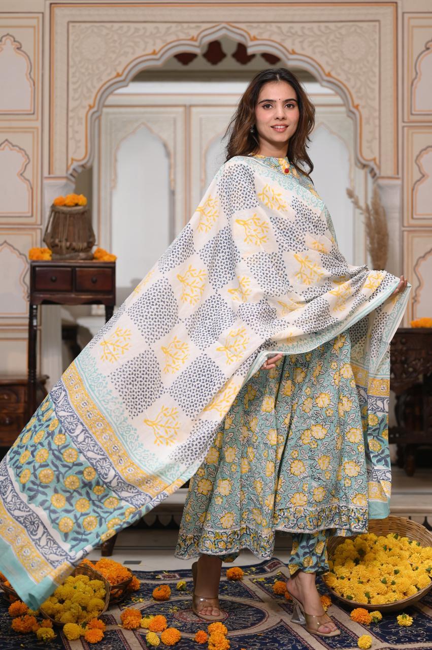 Hand Block Printed Maheshwari Silk Zari Border Suit Set-green