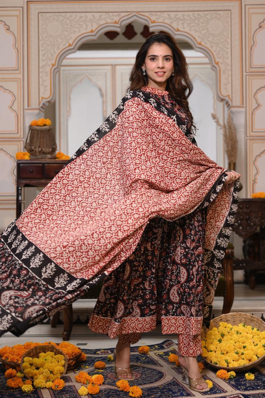 Hand Block Printed Maheshwari Silk Zari Border Suit Set-Black