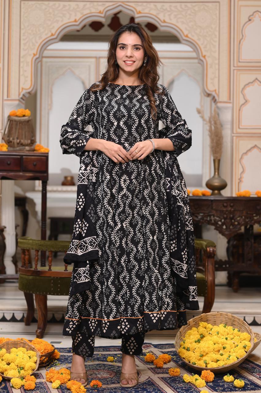 Hand Block Printed Maheshwari Silk Zari Border Suit Set-Black