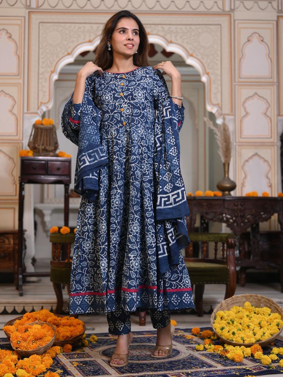 Hand Block Printed Maheshwari Silk Zari Border Suit Set-indigo