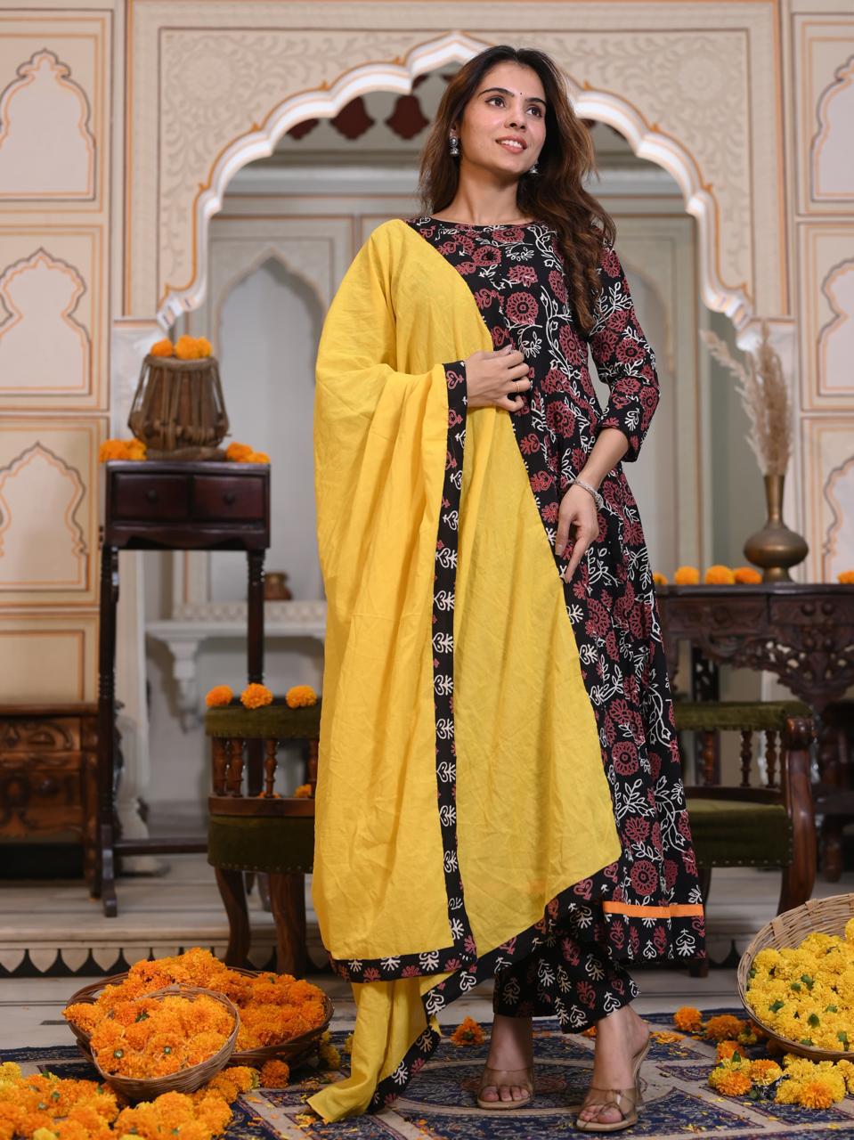Hand Block Printed Maheshwari Silk Zari Border Suit Set-Black