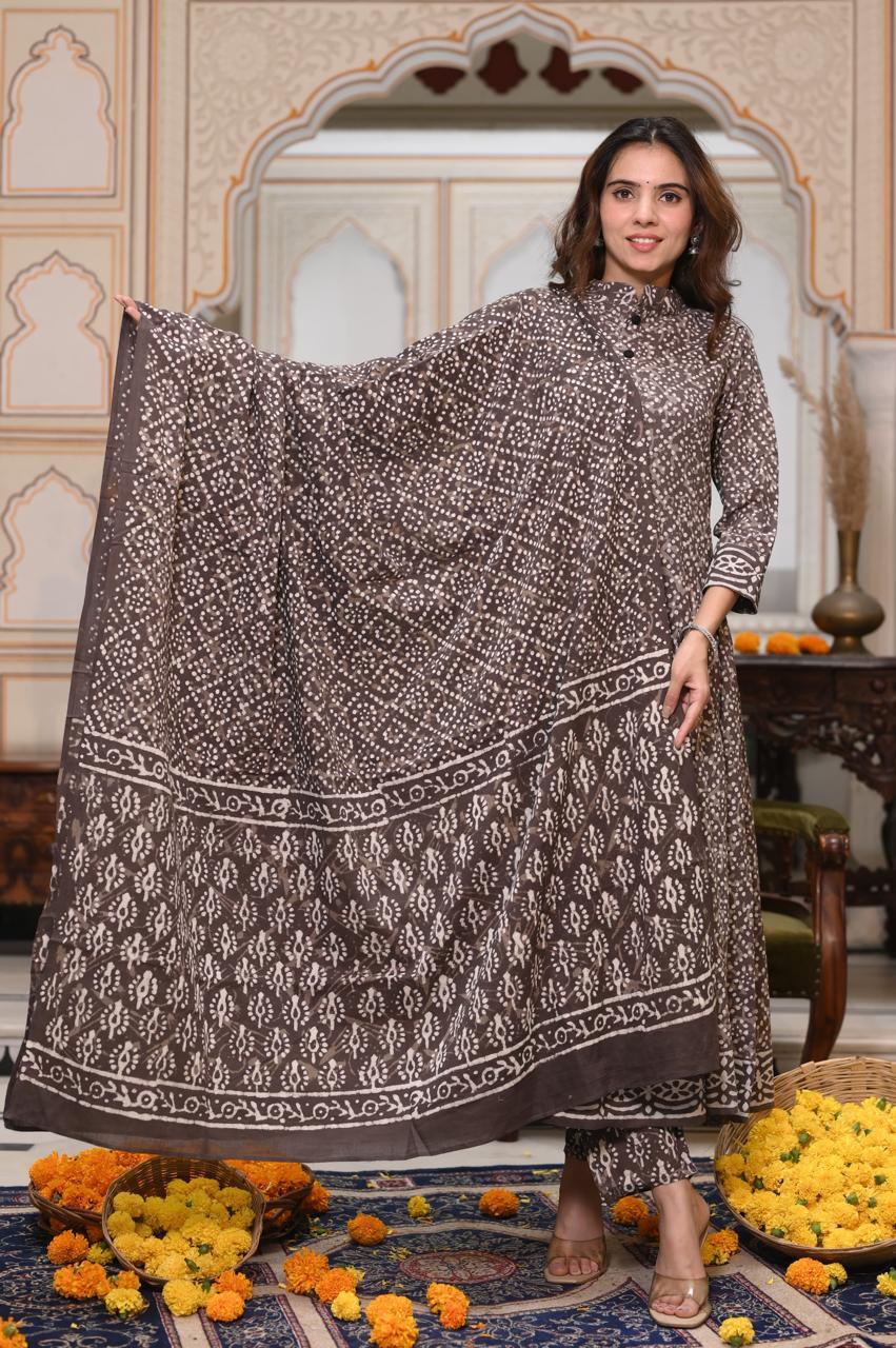 Hand Block Printed Maheshwari Silk Zari Border Suit Set-Black