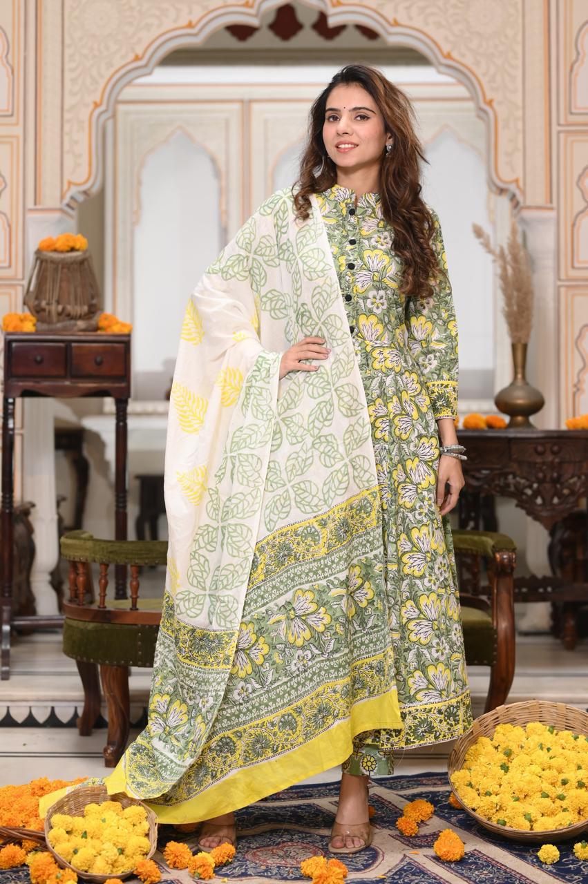 Hand Block Printed Maheshwari Silk Zari Border Suit Set-green